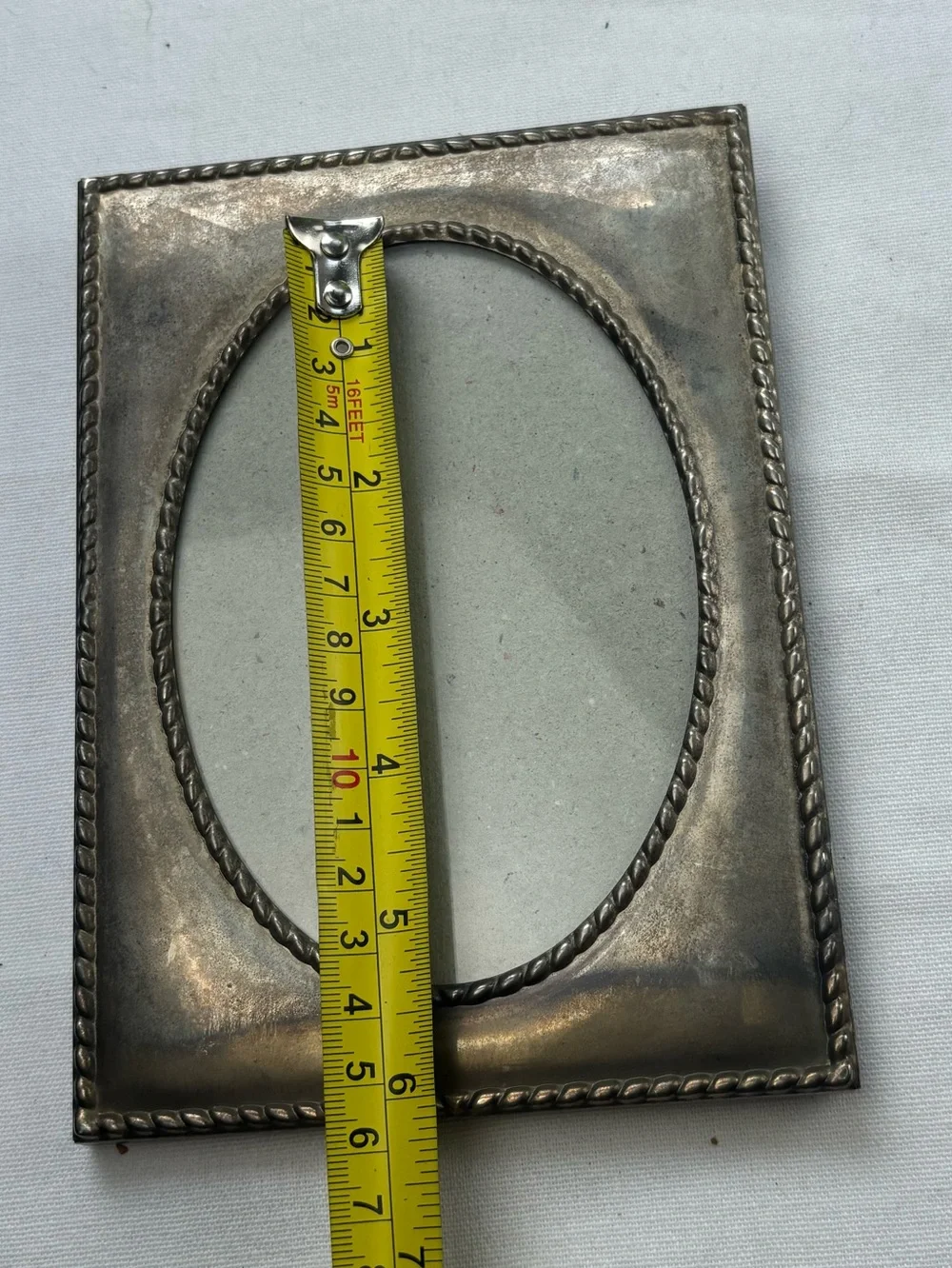 Vintage Classic Silver Plated Photo Frame 5” x 7” Oval Opening Braided Rope Edge